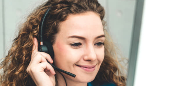 Native English Teacher Paul Finch, British from England, offers conversation lessons and courses online and in Brasília, including professional courses, preparatory English, and other English services through English Solutions Brasília.