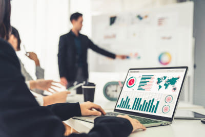 Native English Teacher Paul Finch, British from England, conversation lessons and courses online via Skype and in Brasília, professional courses, preparatory English, English services, English Solutions Brasília